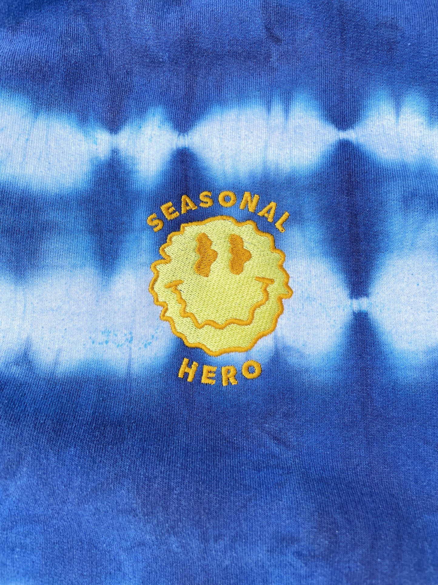 Seasonal Hero 'Trippy Smiler' Tie Dye Washed Sweater - Navy & White